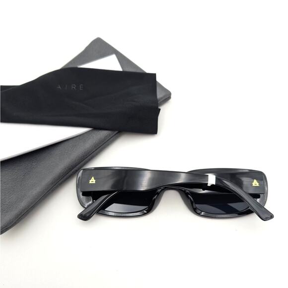 Aire Ceres Unisex Rectangle Sunglasses Black Frame/Smoke Mono Lens One Size - Picture 2 of 6